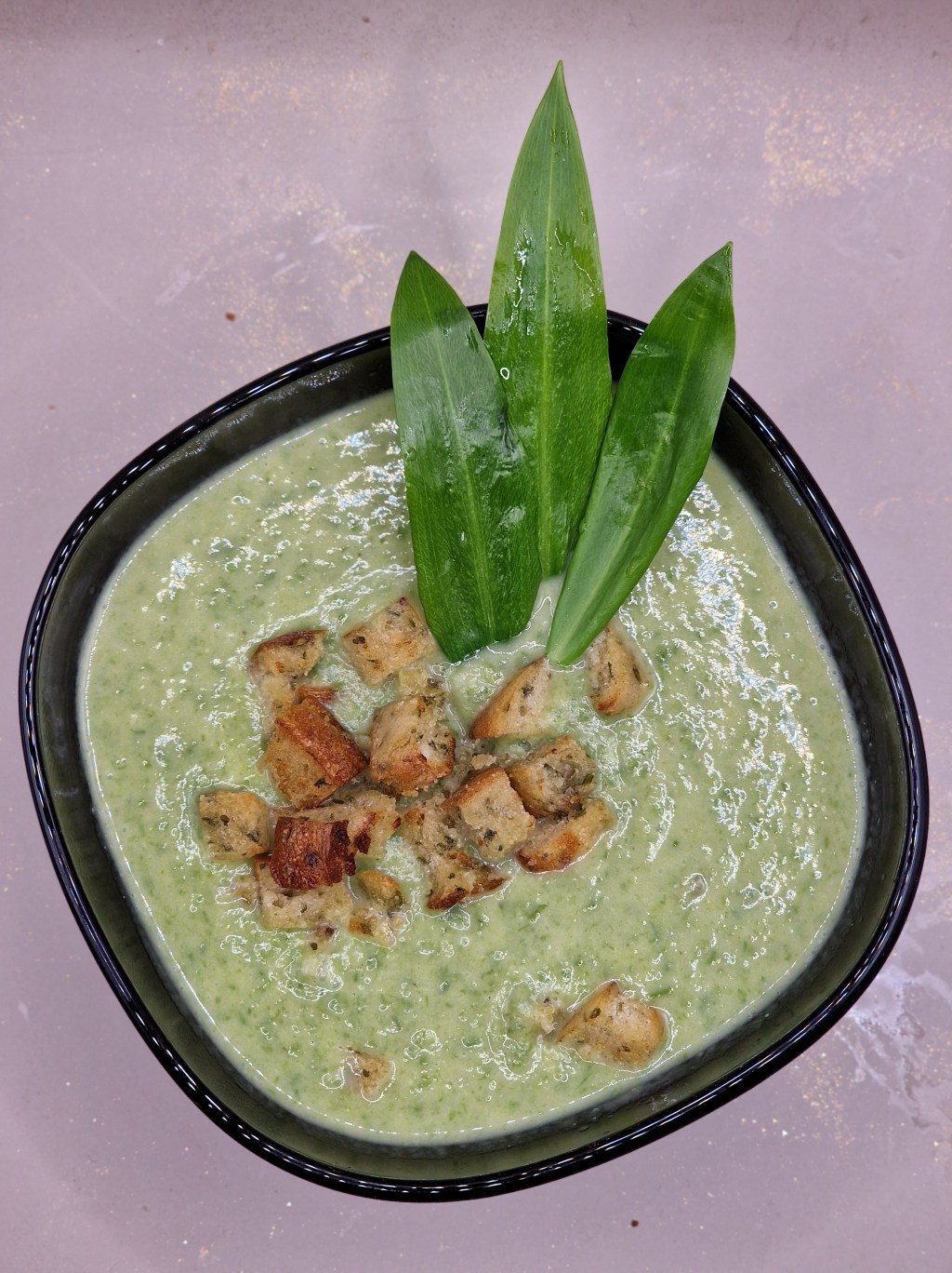 Pastinake-Bärlauch-Suppe